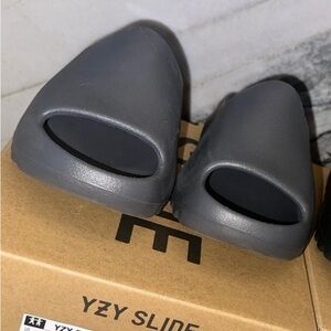 Yeezy Slide